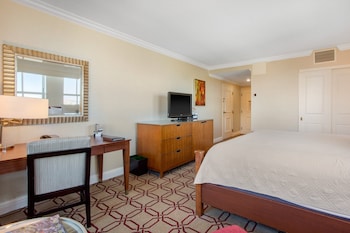 Deluxe Room, 1 King Bed