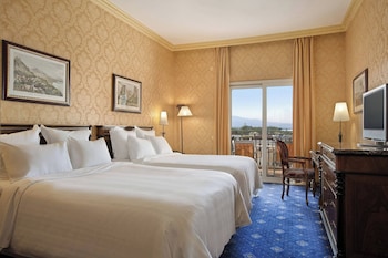 Superior Room, 2 Queen Beds, Partial Sea View