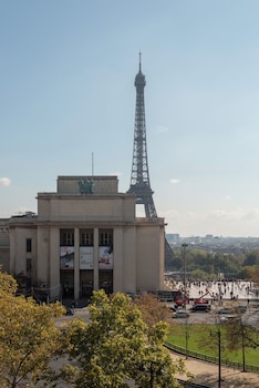 Comfort Room, 1 Double Bed, Non Smoking (Eiffel Tower View)