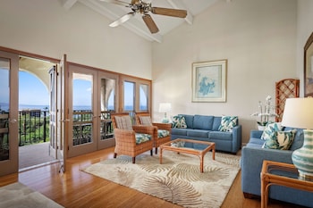 Suite, 1 Queen Bed, Ocean View