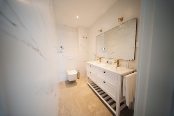 Superior Double Room (Deluxe)