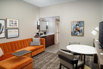 Suite, Multiple Beds, Microwave