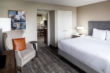 Suite, 1 King Bed with Sofa bed, Microwave, Lake View