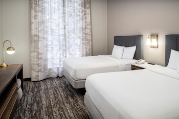Suite, Multiple Beds, Microwave