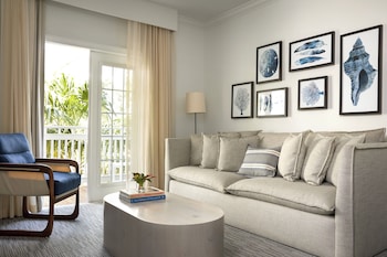 Partial Water View King Suite With Living room