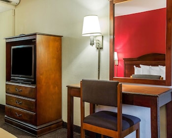 Standard Room, 2 Queen Beds, Non Smoking