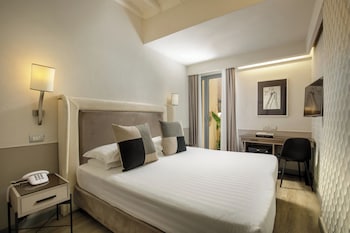 Standard Double Room (Via della Croce 15)