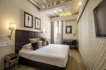 Standard Double Room (Via della Croce 15)