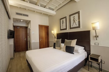 Standard Double Room (Via della Croce 15)