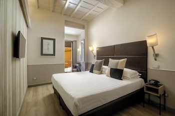 Standard Double Room (Via della Croce 15)