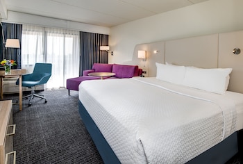 Premium Room, 1 King Bed (Top Floor)