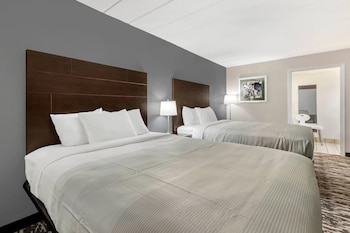 Suite, 2 Queen Beds, Non Smoking