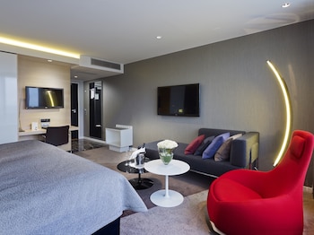 Upper House Superior Room (Free Spa Access)