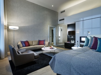 Upper House Suite Deluxe (Free Spa Access, check-in age is 25)