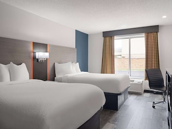 Room, 2 Double Beds, Accessible, Non Smoking (Mobility/Hearing, Roll in Shower)