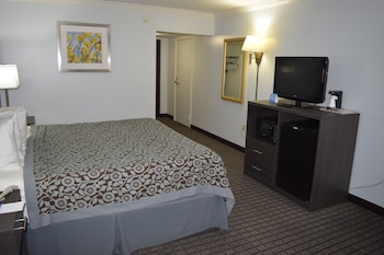 Standard Room, 1 King Bed, Accessible, Non Smoking