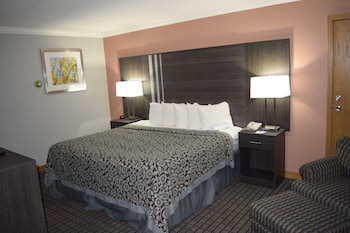 Studio Suite, 1 King Bed, Non Smoking, Pool View