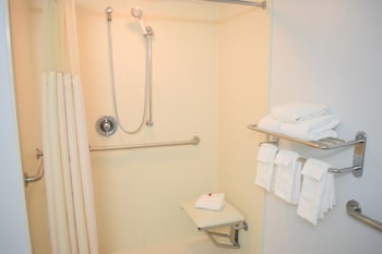 Standard Room, 1 King Bed, Accessible, Non Smoking