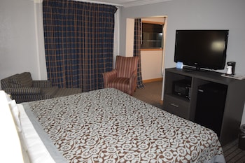 Studio Suite, 1 King Bed, Non Smoking, Pool View