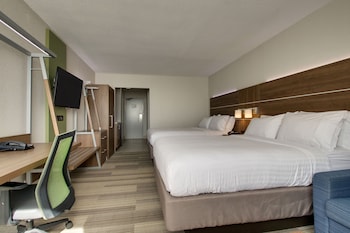 Suite, 2 Queen Beds, Non Smoking