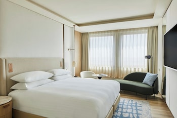 Suite, 1 Bedroom, City View