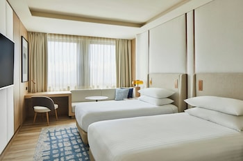 Superior Room, 2 Twin Beds, City View
