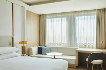 Deluxe Room, 1 King Bed