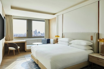 Superior Room, 1 King Bed, City View