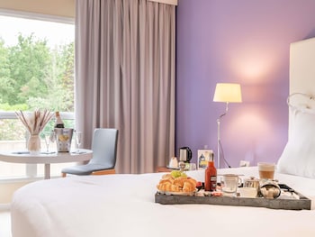 Superior Room, 1 Double Bed, Pool View