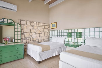 Garden View Bungalow (2 Double Beds)