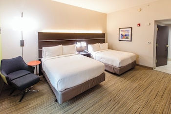 Suite, 2 Queen Beds, Roll-in Shower (Communications)