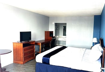 Room, 1 King Bed, Non Smoking
