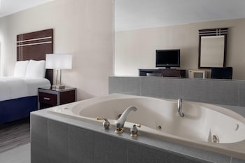 Room, 1 King Bed, Non Smoking, Jetted Tub