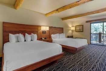Standard Room, 2 Queen Beds, Accessible, Bathtub