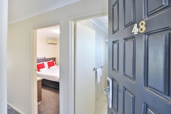 Medium Family Room