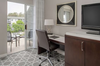 Deluxe Room, 2 Queen Beds, Courtyard View
