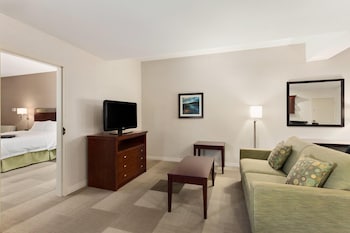 Suite, 1 King Bed, Non Smoking
