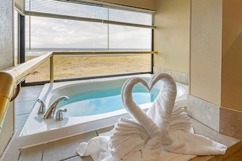 Standard Room, 1 King Bed, Non Smoking, Balcony