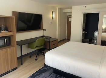 Room, 1 King Bed (Hearing Accessible)