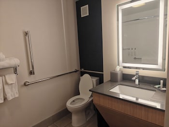 Room, 1 King Bed (Mobility Accessible, Tub)