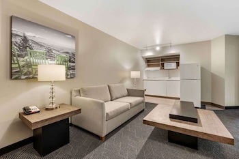Family Suite, 1 King Bed with Sofa bed, Non Smoking