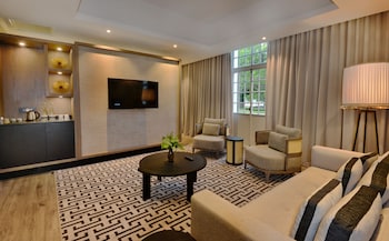 Deluxe Suite (King bed)