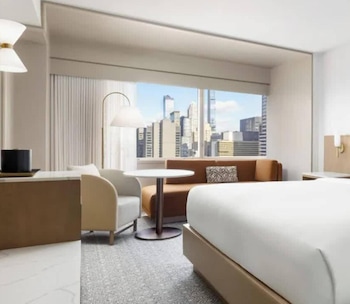 Room, 1 King Bed (Times Square View)
