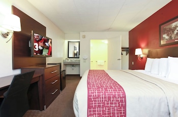 Deluxe Room, 1 King Bed, Accessible, Non Smoking (Roll-In Shower)