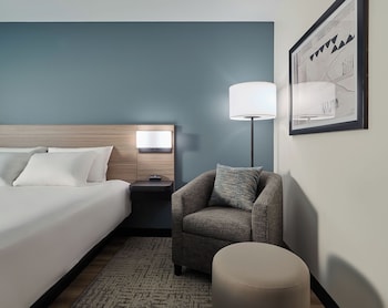 Room, 1 King Bed (Accessible Tub)