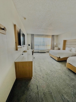 Standard Room, 2 Queen Beds, Accessible