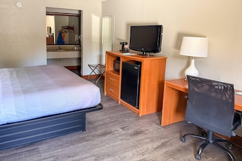 Standard Room, 1 King Bed, Smoking
