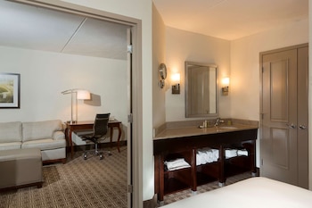 Deluxe Suite, 1 King Bed