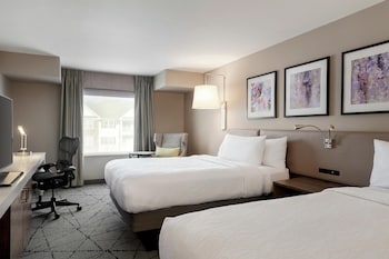 Room, 2 Queen Beds, Bathtub
