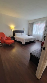 Deluxe Room, 1 King Bed